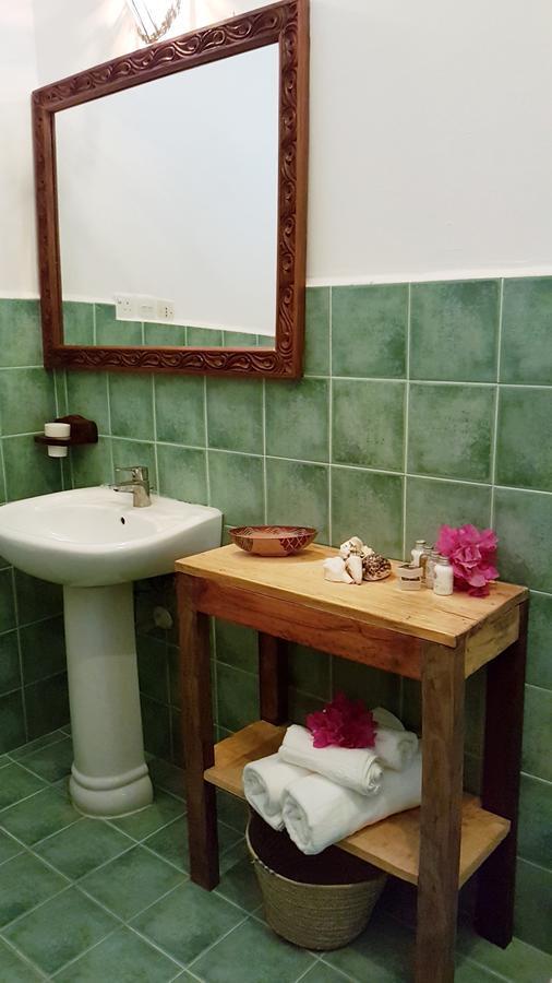 Moyo Villa Kipara Villa *